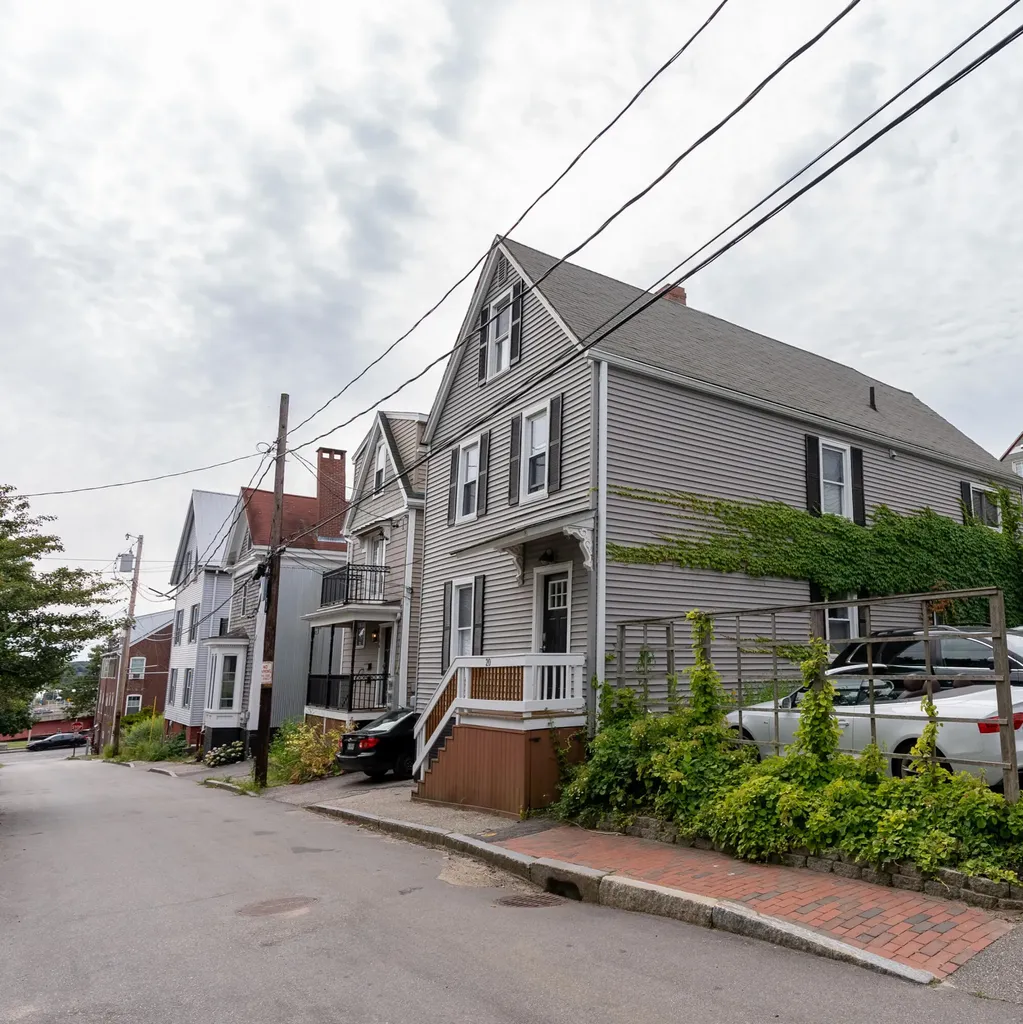 20 Tate Street Portland ME 04102