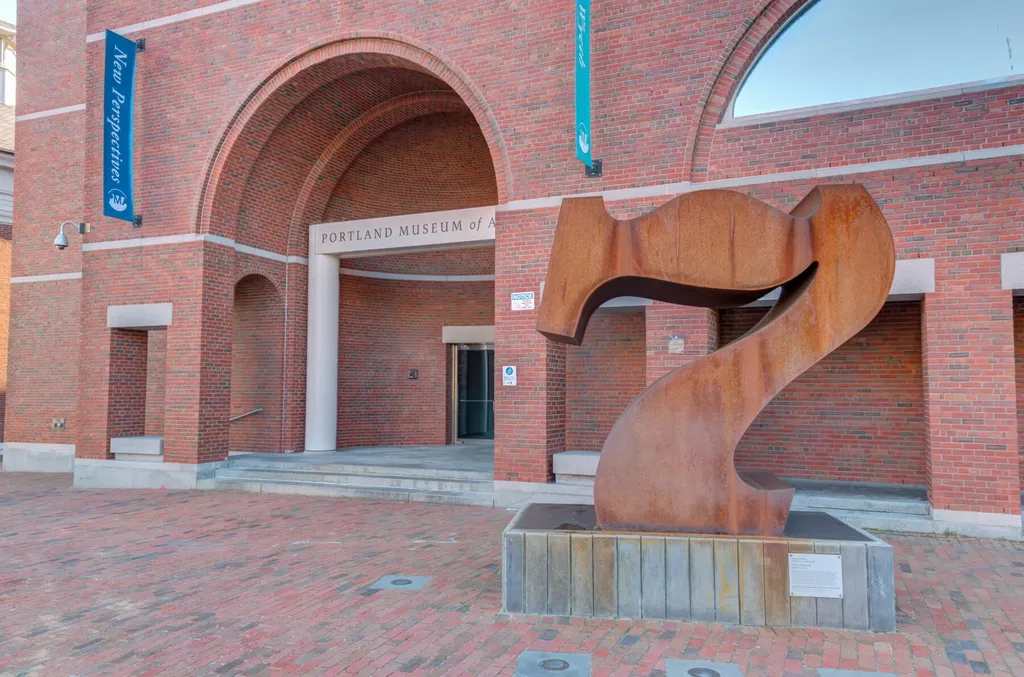 20 Tate Street Portland ME 04102