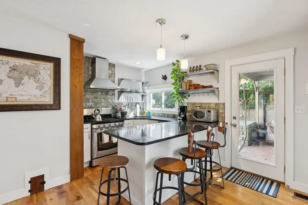 20 Tate Street Portland ME 04102