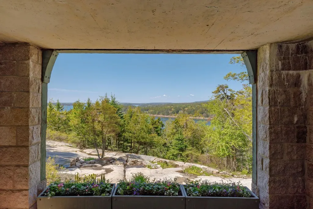 6 Cliffhanger Lane Mount Desert ME 04675