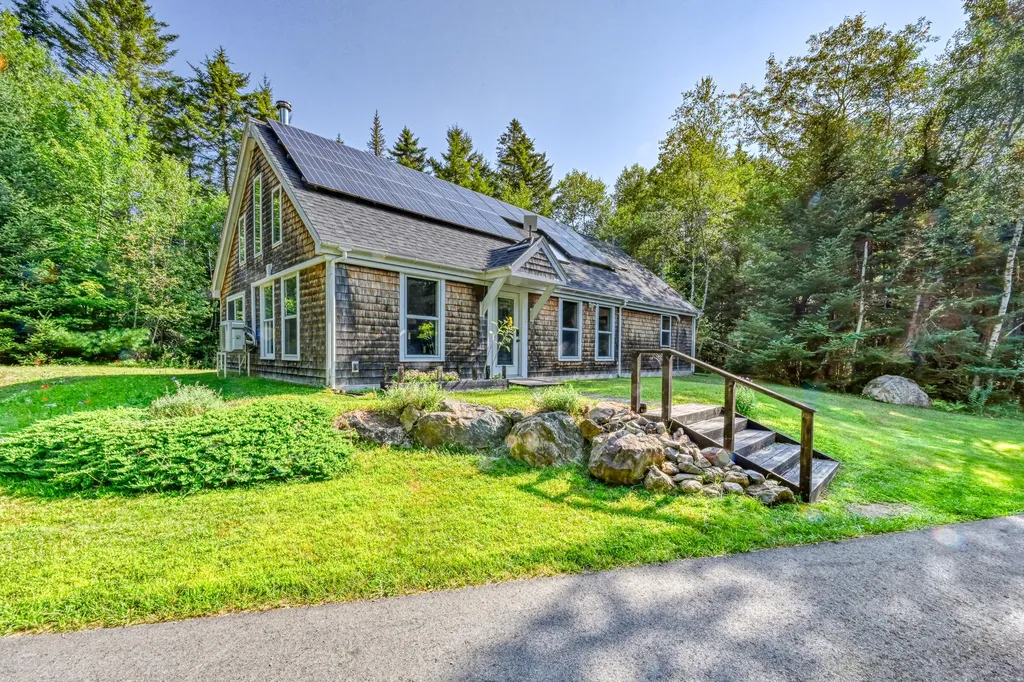 375 Kenney Road Knox ME 04986