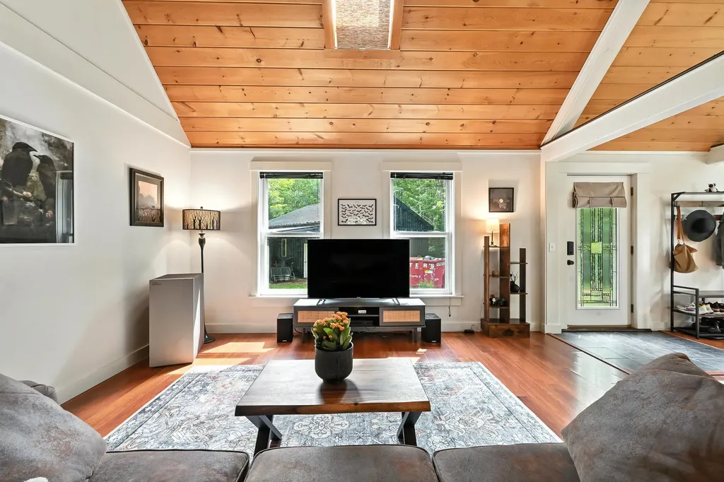 375 Kenney Road Knox ME 04986