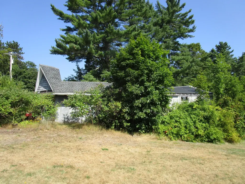 759 Lake Street Auburn ME 04210