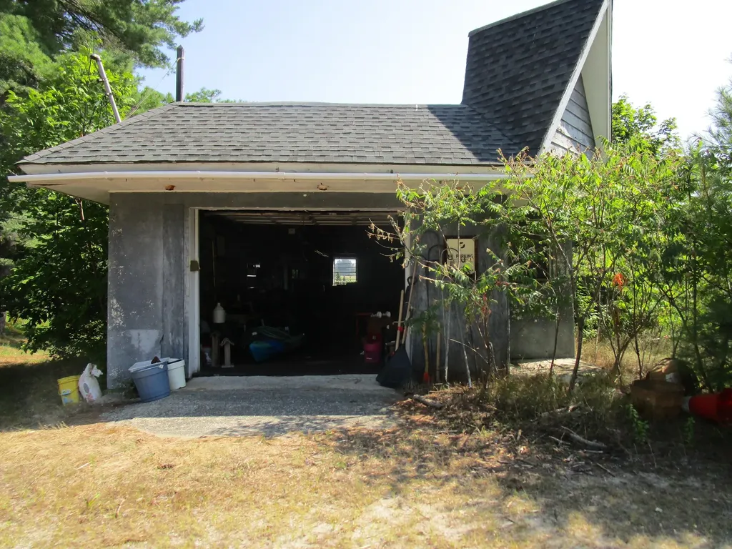 759 Lake Street Auburn ME 04210