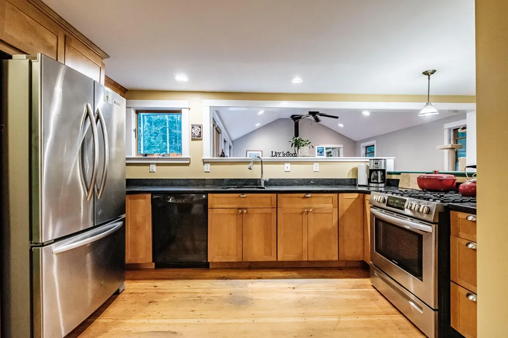 466 Ledge Road Yarmouth ME 04096