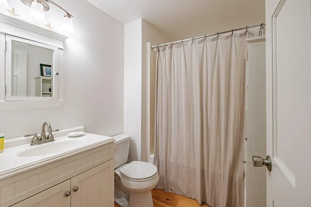 466 Ledge Road Yarmouth ME 04096