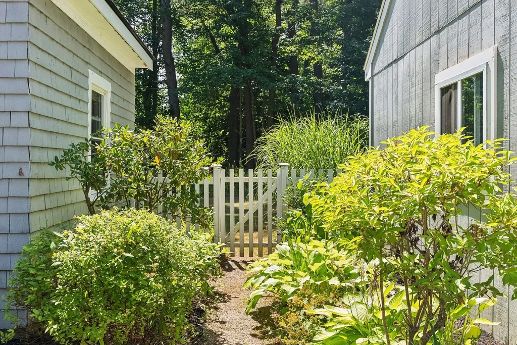 36 Longfellow Avenue Brunswick ME 04011