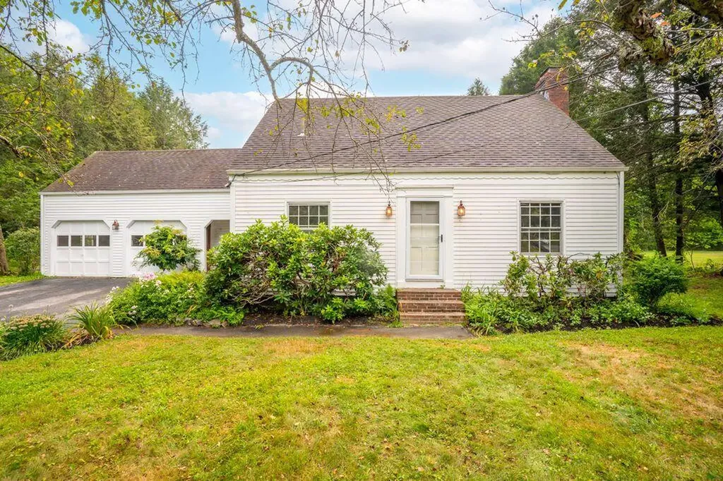 221 Bayview Street Yarmouth ME 04096