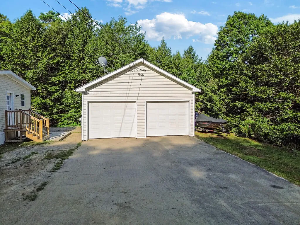 22 Old Route 133 Winthrop ME 04364