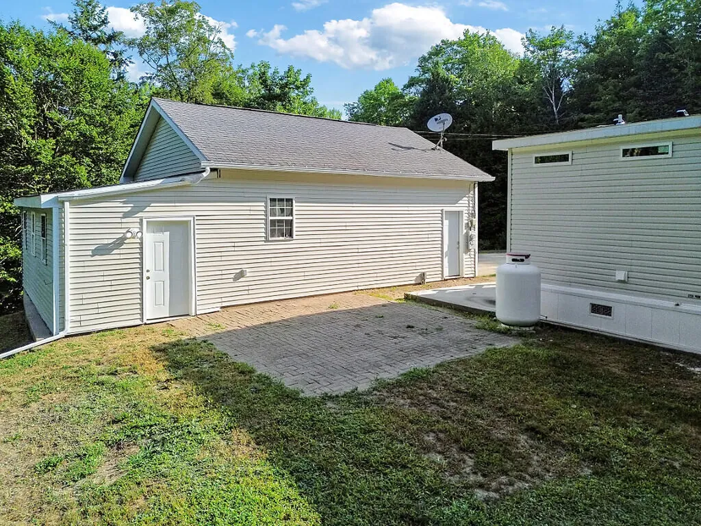 22 Old Route 133 Winthrop ME 04364
