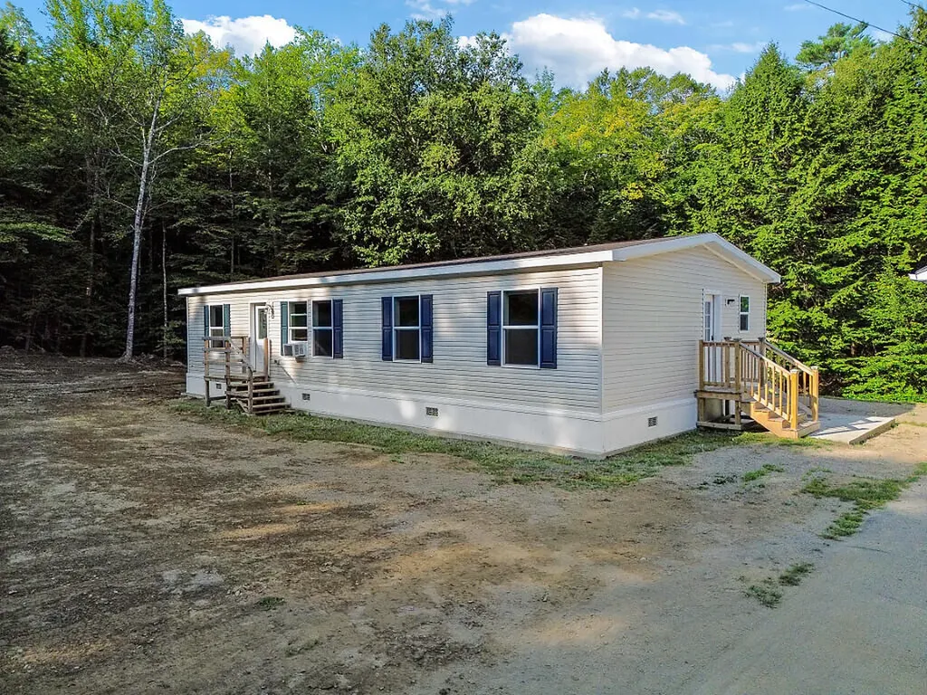 22 Old Route 133 Winthrop ME 04364