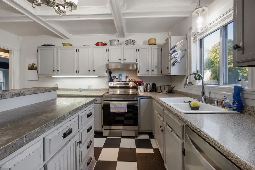 8 Grove Street Newport ME 04953