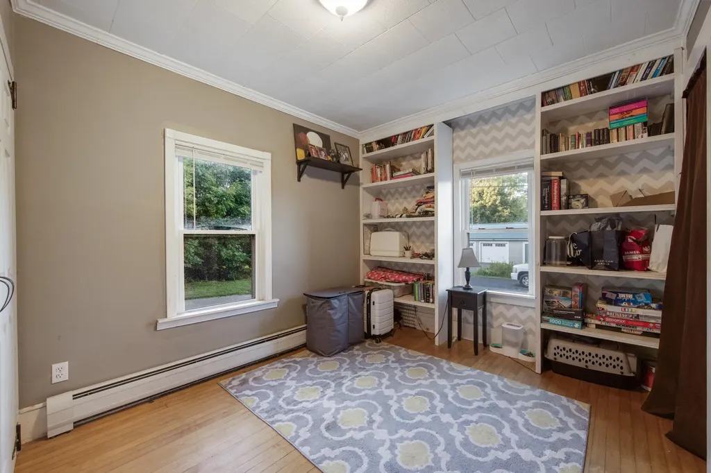 8 Grove Street Newport ME 04953