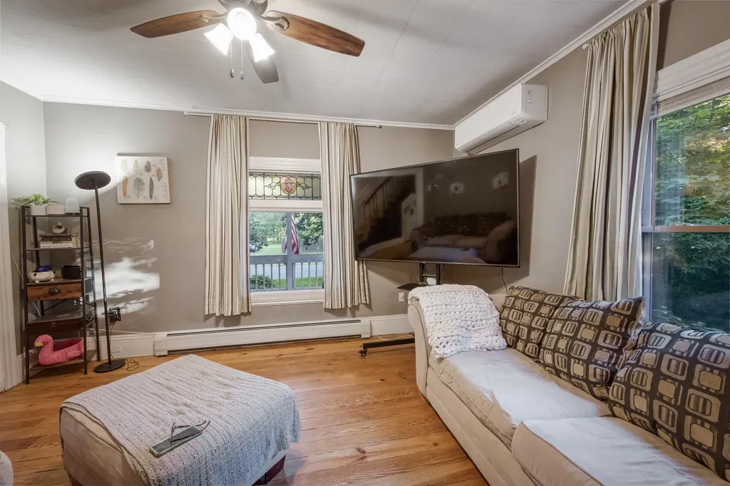 8 Grove Street Newport ME 04953