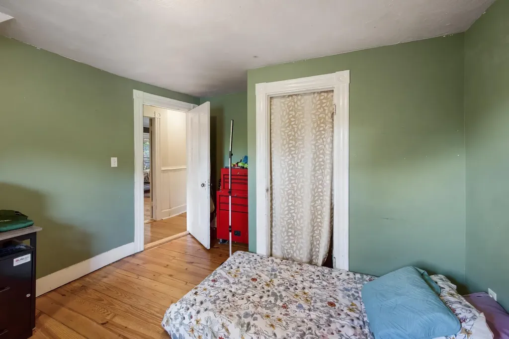 8 Grove Street Newport ME 04953