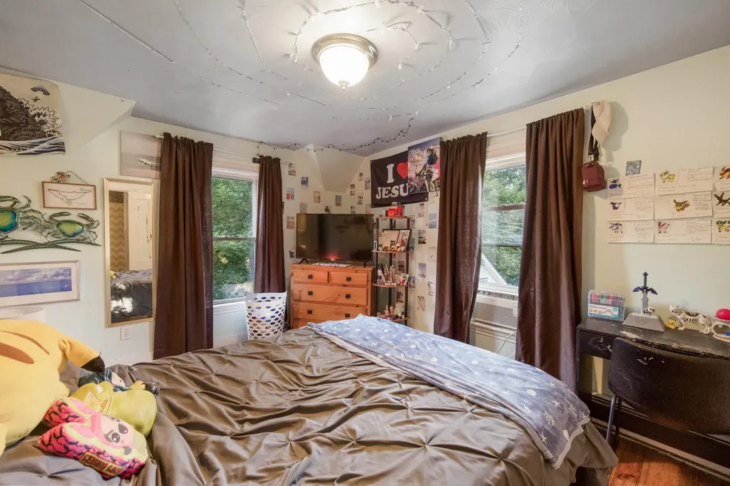 8 Grove Street Newport ME 04953