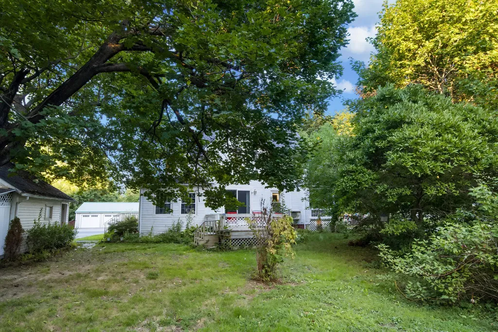 8 Grove Street Newport ME 04953