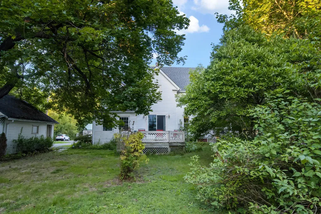 8 Grove Street Newport ME 04953
