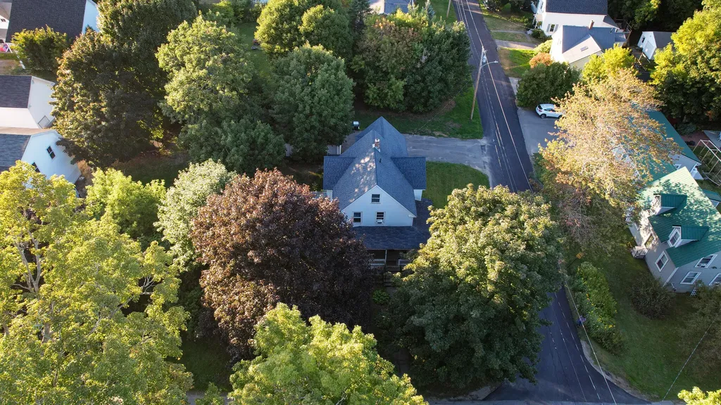 8 Grove Street Newport ME 04953