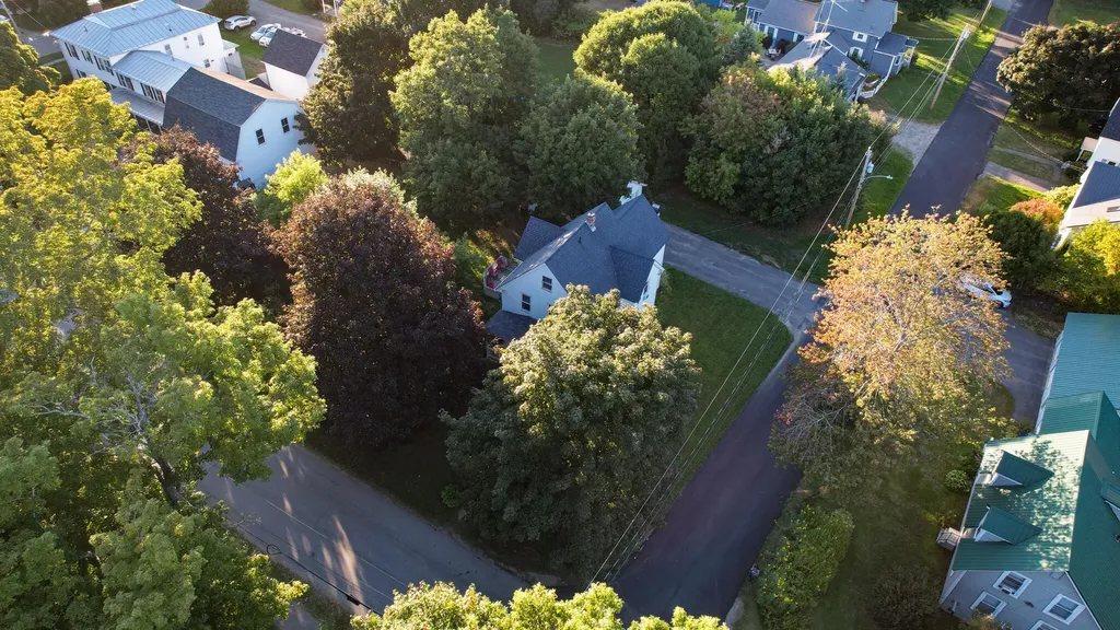 8 Grove Street Newport ME 04953