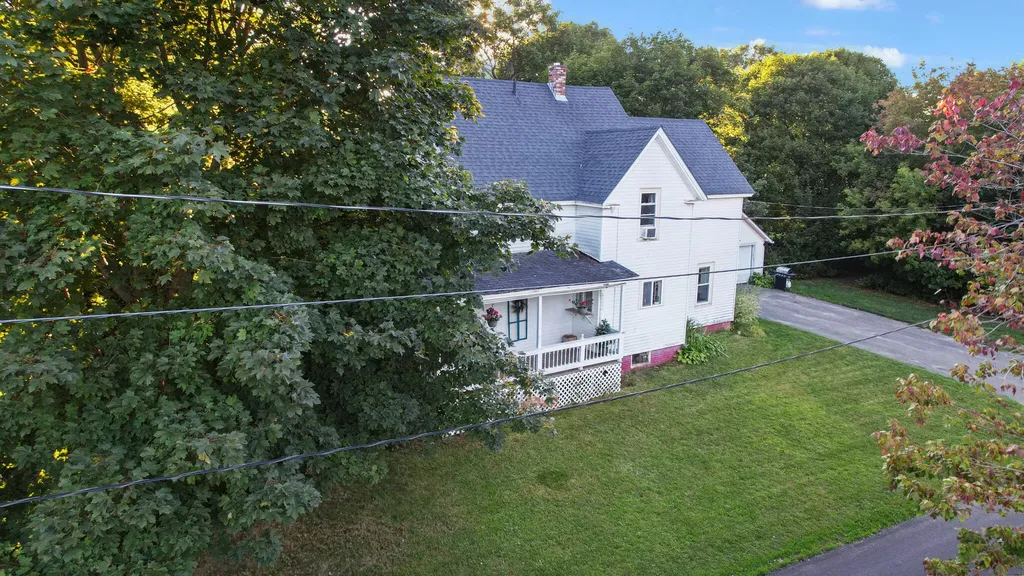 8 Grove Street Newport ME 04953