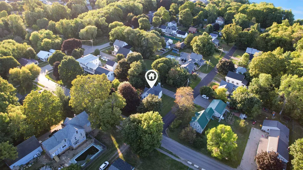 8 Grove Street Newport ME 04953