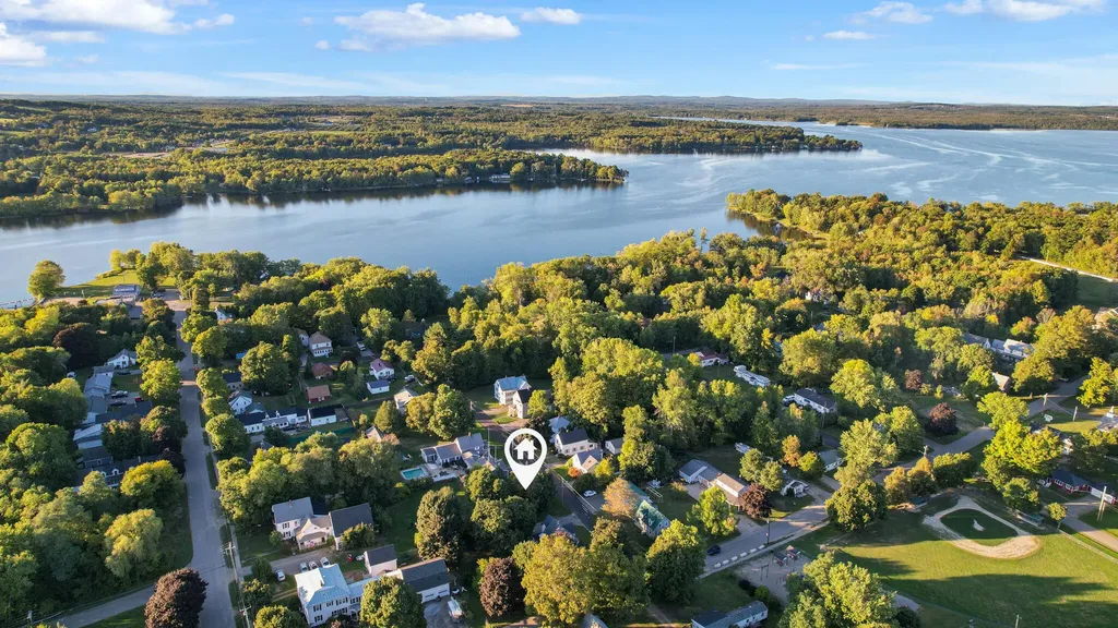 8 Grove Street Newport ME 04953