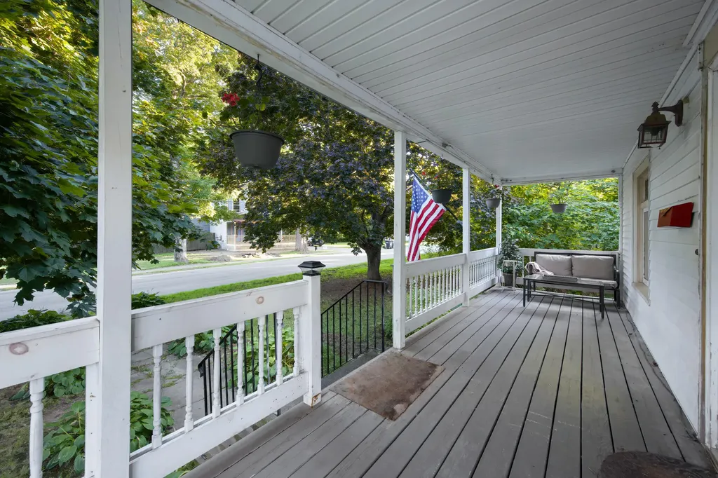 8 Grove Street Newport ME 04953