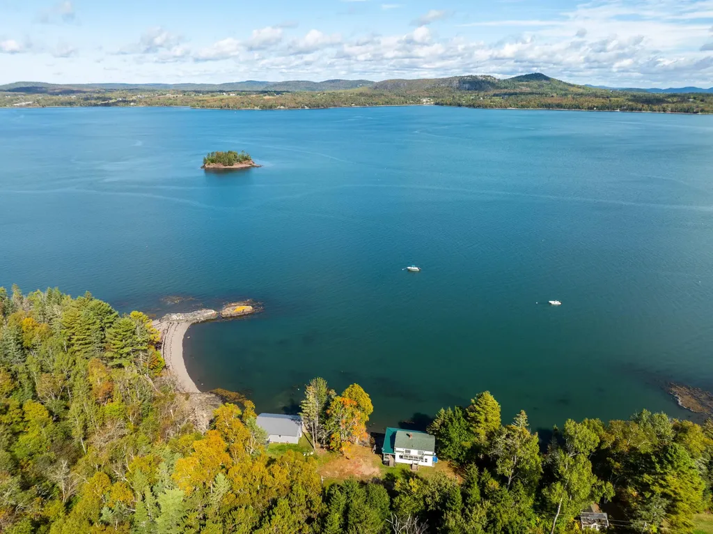 12 Dochet Lane Robbinston ME 04671
