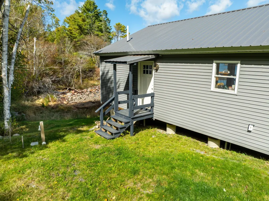 12 Dochet Lane Robbinston ME 04671