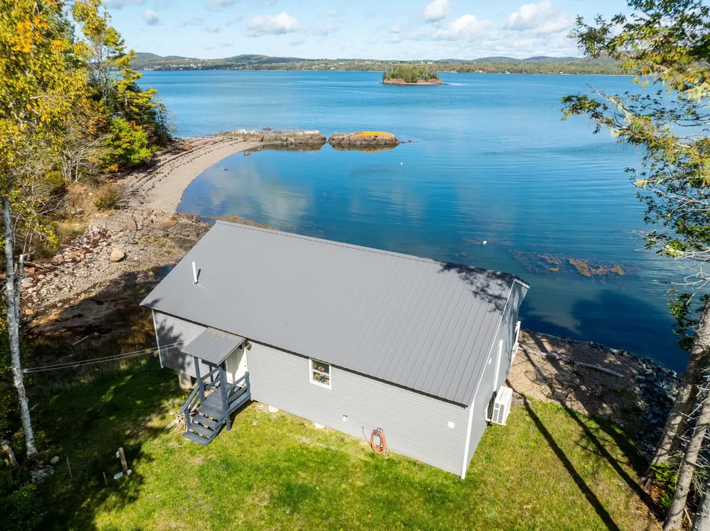 12 Dochet Lane Robbinston ME 04671