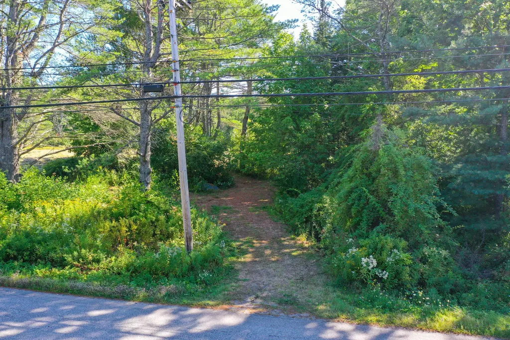 95 Bayside Road Northport ME 04849
