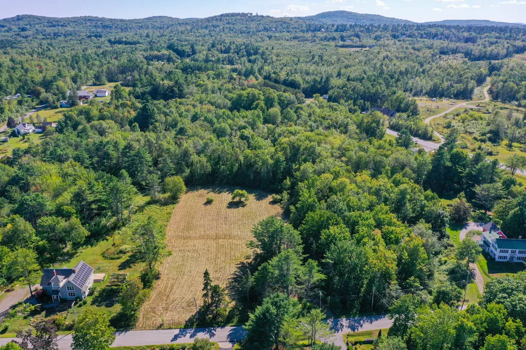 95 Bayside Road Northport ME 04849