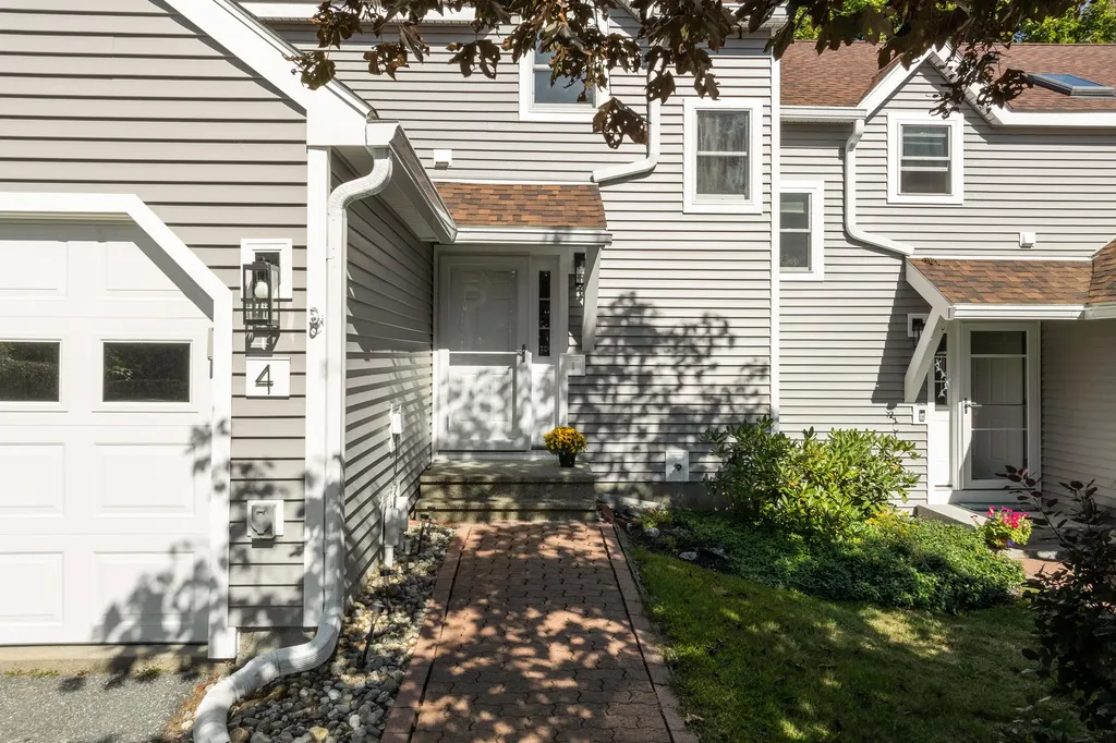 4 Sadler Drive Brunswick ME 04011