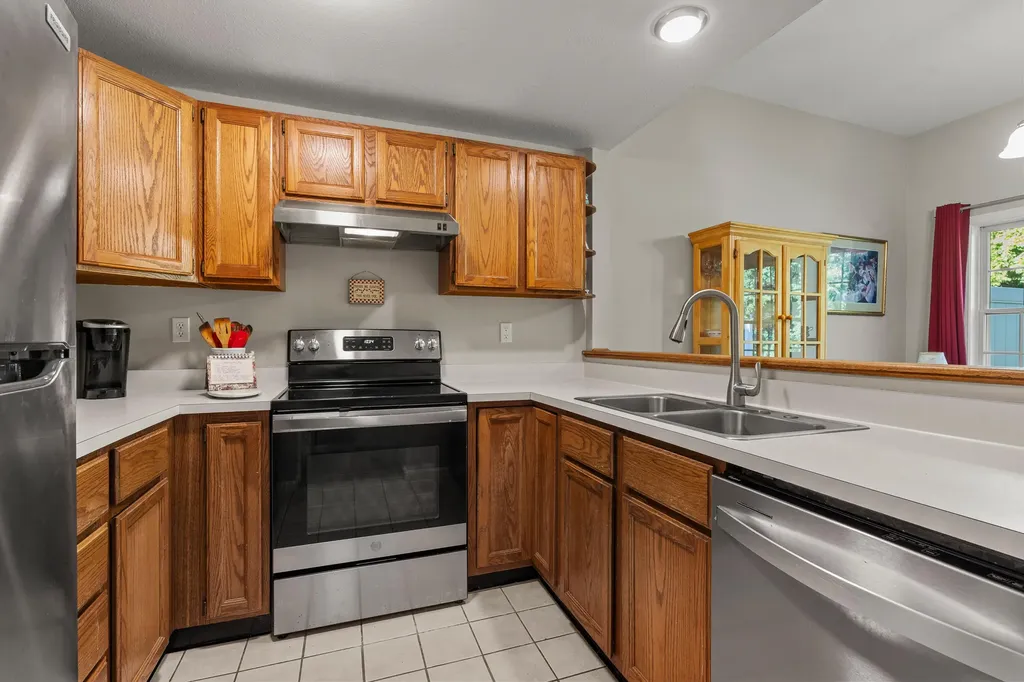 4 Sadler Drive Brunswick ME 04011