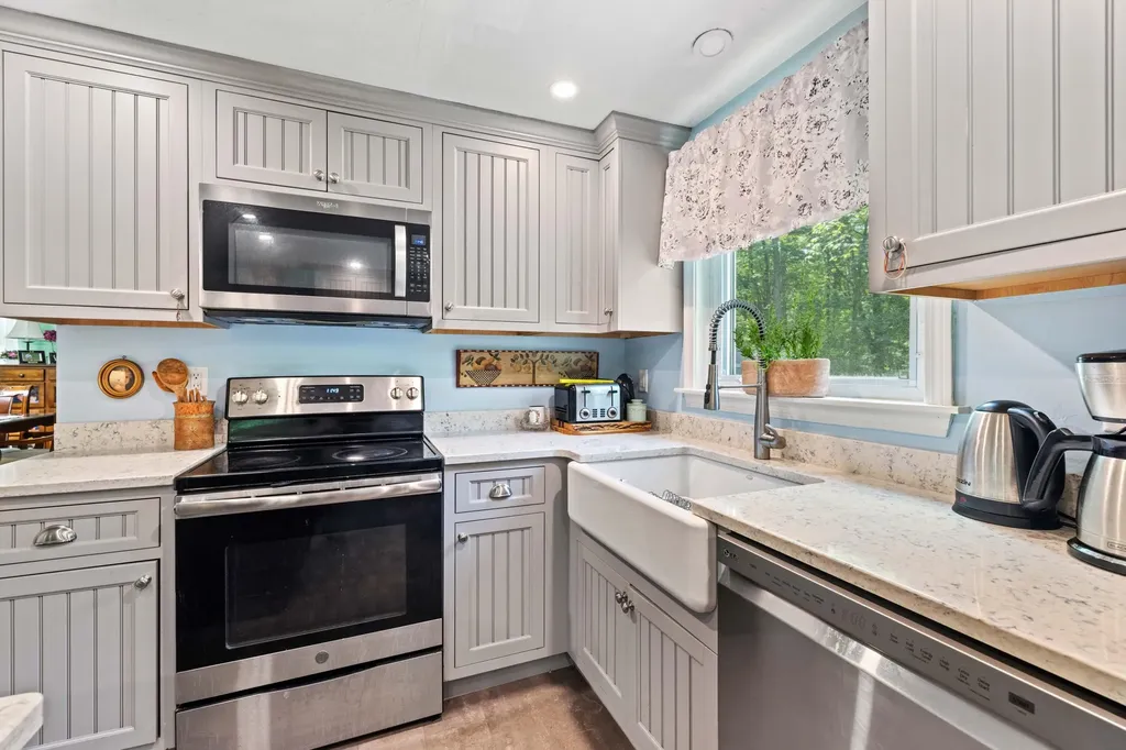 36 Middle Road Kennebunk ME 04043
