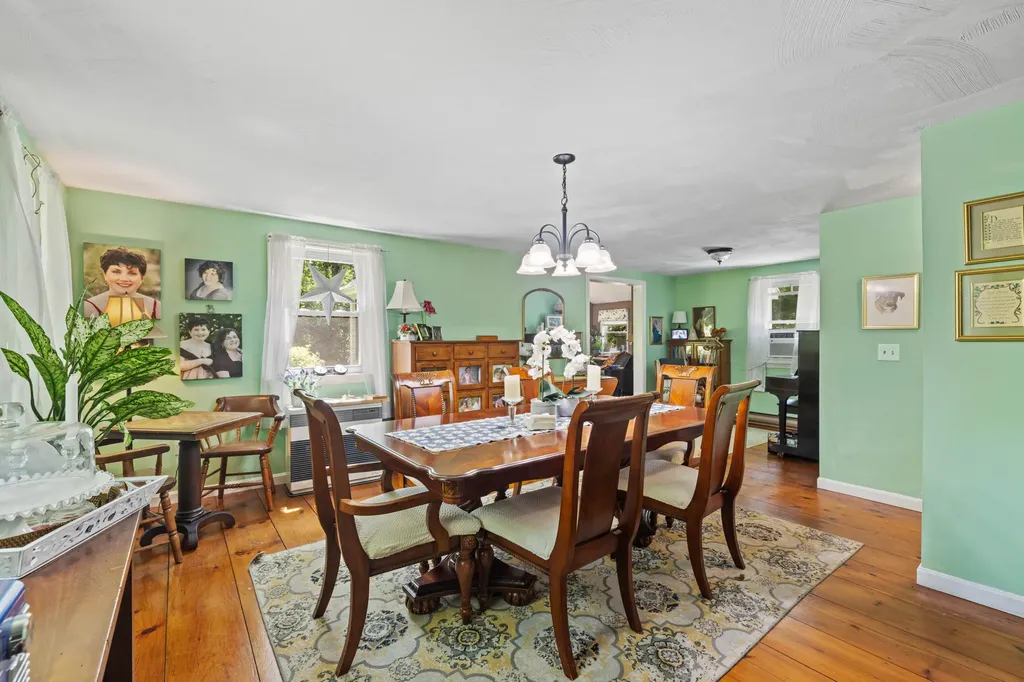 36 Middle Road Kennebunk ME 04043