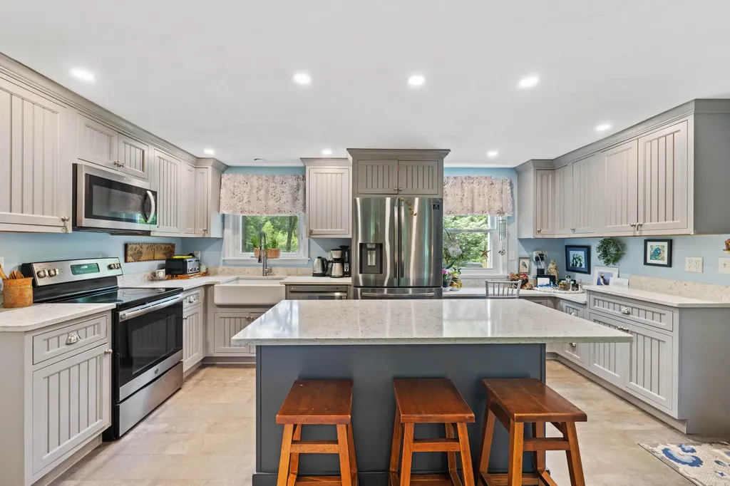 36 Middle Road Kennebunk ME 04043