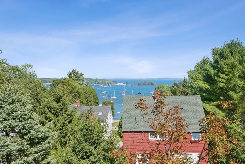 8 Cedar Street Camden ME 04843
