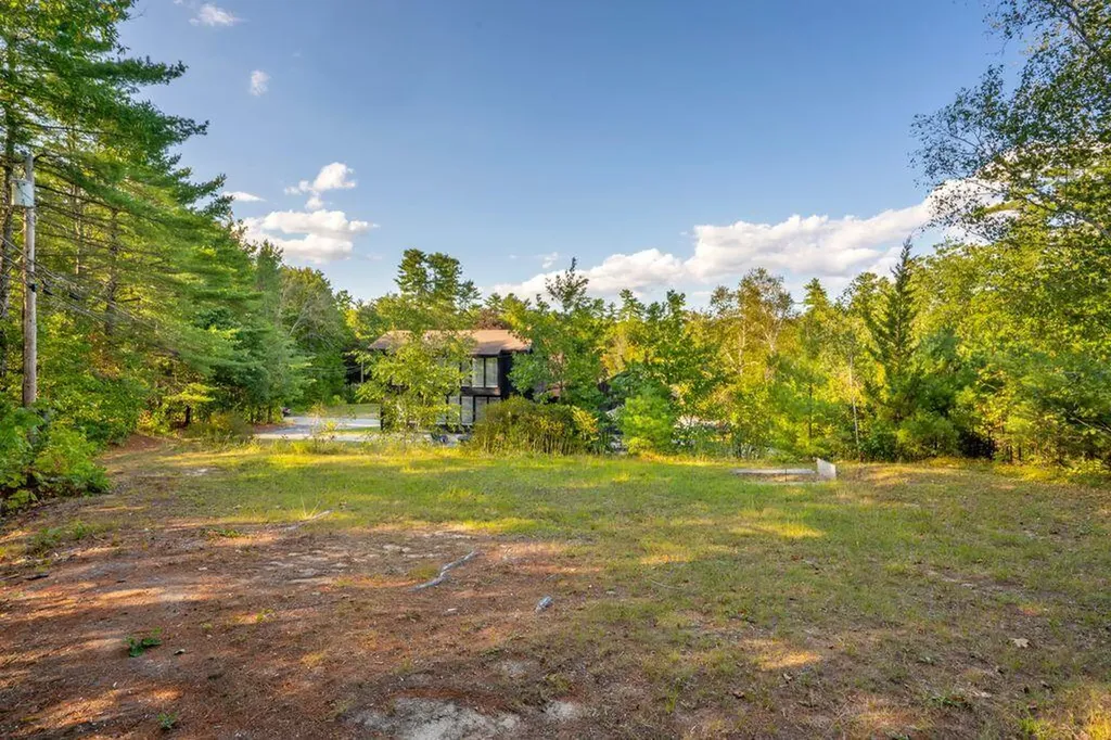 2 Flynn Road Raymond ME 04071