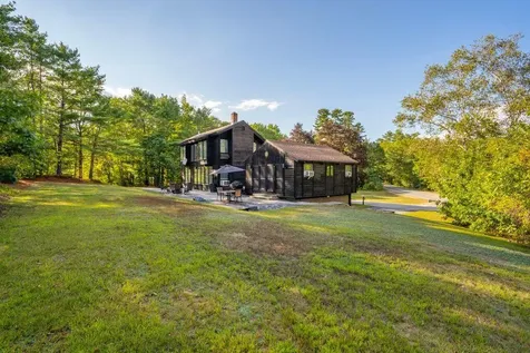 2 Flynn Road Raymond ME 04071