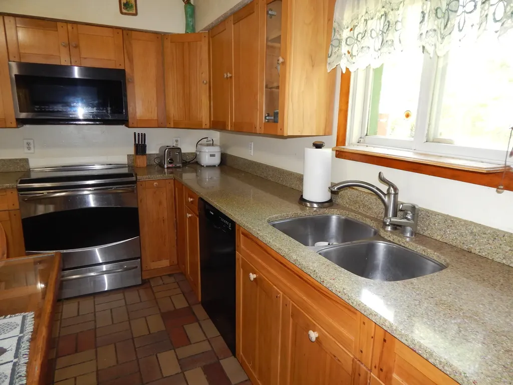 437 Stream Road Winterport ME 04496