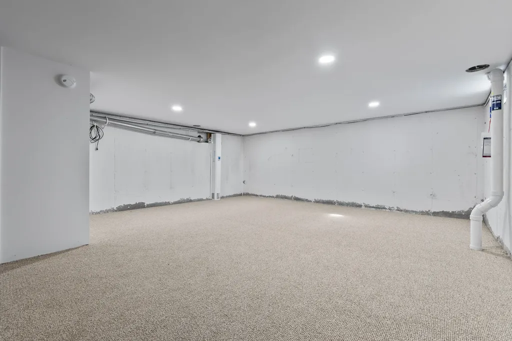 10 Yorke Ridge Way York ME 03909