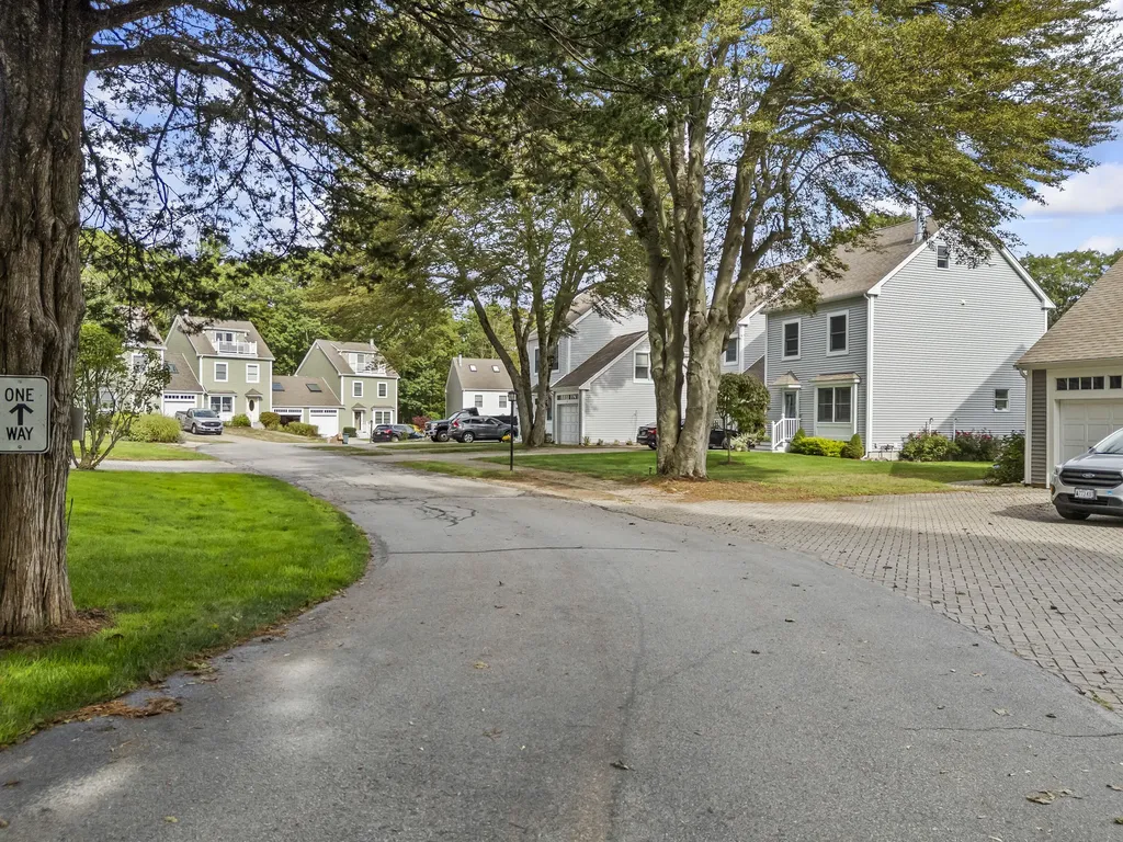 10 Yorke Ridge Way York ME 03909
