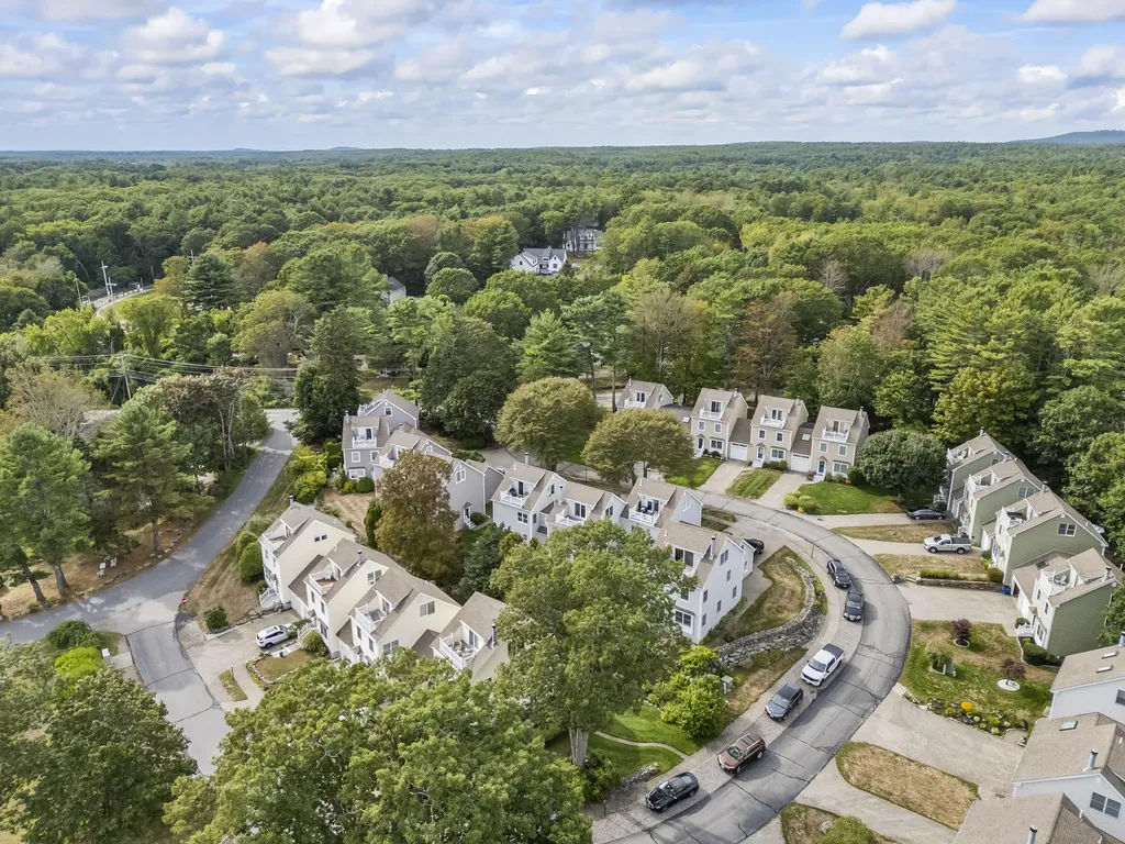 10 Yorke Ridge Way York ME 03909