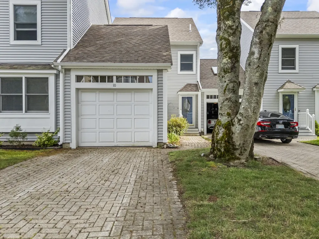 10 Yorke Ridge Way York ME 03909