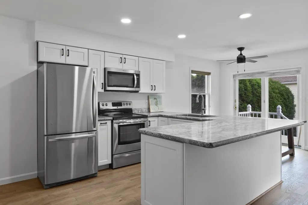 10 Yorke Ridge Way York ME 03909