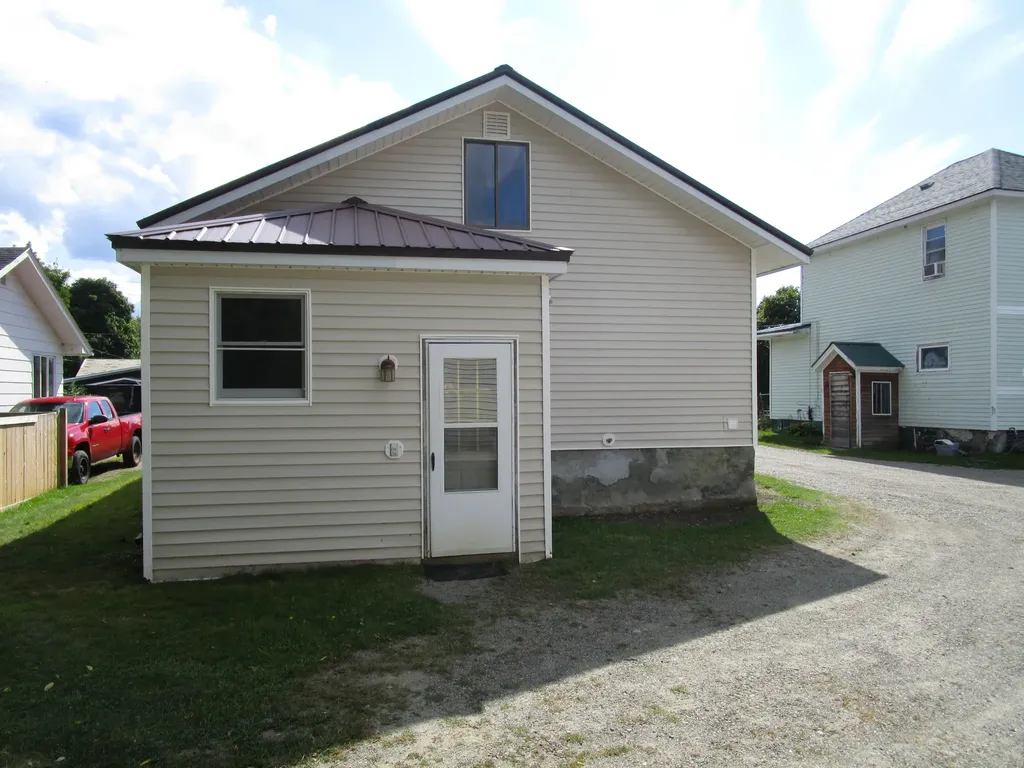 10 York Street Howland ME 04448
