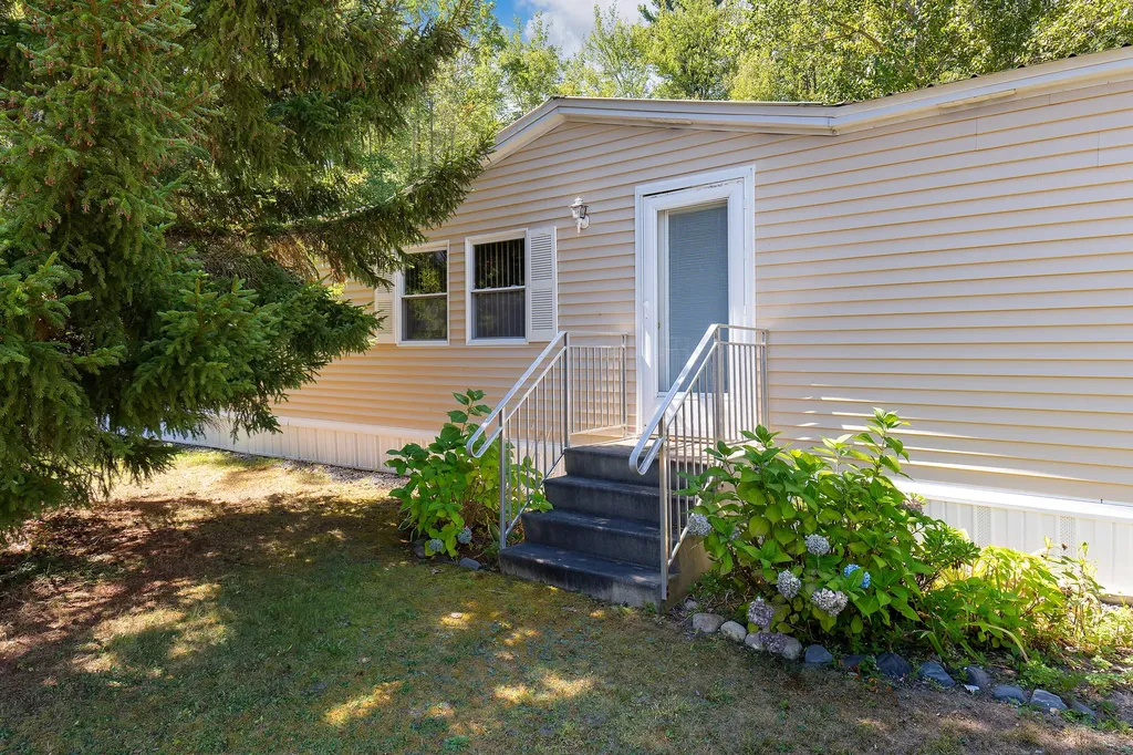 90 Poplar Park Drive Wells ME 04090