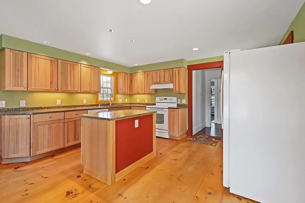 444 W Auburn Road Auburn ME 04210